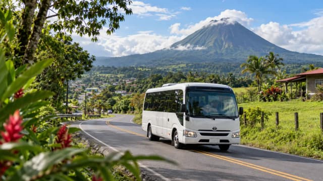Hoe kom je van San José naar La Fortuna: bus, shuttle en auto