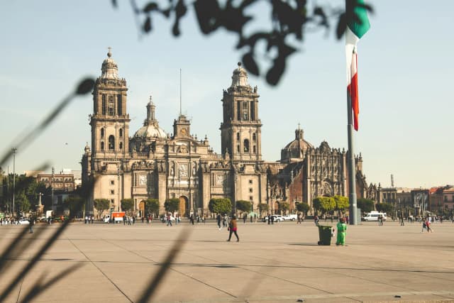 Melhor eSIM para o México: Compare Cobertura e Preços (Telcel vs Movistar)