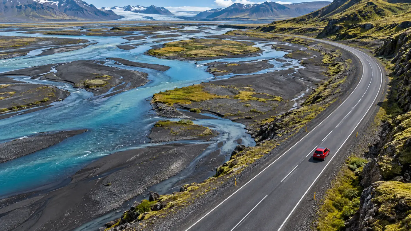 Ajaminen Islannissa: autonvuokraus, liikennesäännöt ja 4x4-neuvot
